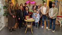 Francisca Prego Arcas celebr su cumpleaos en A Taberna de Montemaior.