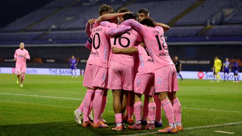 Los futbolistas del Celta celebran uno de los tres goles anotados ante el Dinamo de Zagreb.