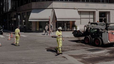 Cortes en las calles de Ourense por las obras de mejora del pavimento