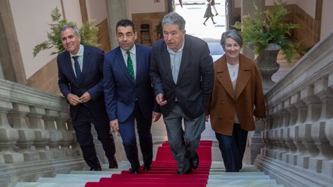 Fern�ndez Lores se reuni� con Luis L�pez en la Casa Consistorial de Pontevedra