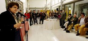 Cristina Murga (a la izquierda), en�loga de Roandi, fue la encargada de presentar �Brinde�.