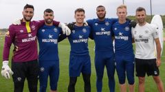 Thomas Strakosha (primero por la izquierda), David Raya (segundo por la izquierda), y Manu Sotelo (primero por la derecha)