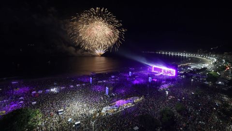La playa de Copacabana durante el concierto de Shakira