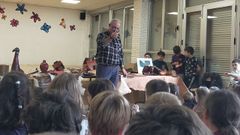 O artes&aacute;n silledense Jos&eacute; Villar L&oacute;pez visitou o centro lalinense.