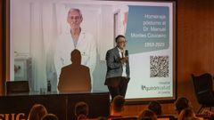 Homenaje p�stumo del Hospital Quir�n de A Coru�a al doctor Manuel Montes Couceiro. En la imagen, el director m�dico, Abel V�zquez Gonz�lez, dirigi�ndose al p�blico