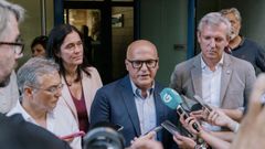 Luis Menor, Paula Prado, Jos� Manuel Baltar y Alfonso Rueda, a las puertas de la sede del PP
