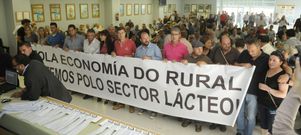 Representantes de Silleda y de la zona de PSOE, PP y BNG, adem�s de ganaderos y organizaciones, respaldan el acto de la Plataforma. 