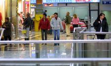 La subasta afecta a un tercio de los locales comerciales del Ponti�as Gadis, y un solar anexo.