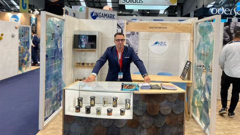Isaac Gaci�o, en el expositor en Conxemar