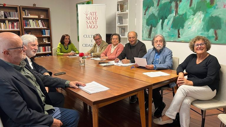 Representantes del Ateneo de Santiago presentaron la programacin de este curso 