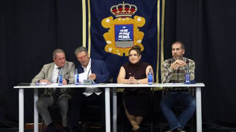 PLENO MOCION DE CENSURA EN EL CONCELLO DE RIBEIRA, DONDE LUIS PEREZ BARRAL ALCALDE DEL BNG CEDE EL BASTON DE MANDO A LA NUEVA ALCALDESA MARIA JOSE SAMPEDRO CANDIDATA DEL PP, PRIMERA MUJER EN ESTE PUESTO.
