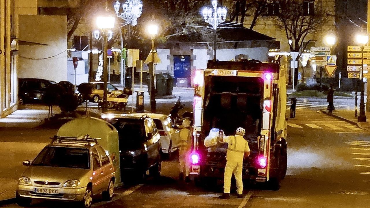 La huelga de la limpieza amenaza con afear Vigo en vísperas de los actos de las Fuerzas Armadas