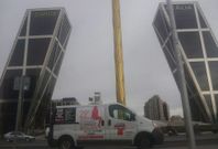 Una furgoneta rotulada promocion� ayer el certamen estradense en la capital madrile�a. 