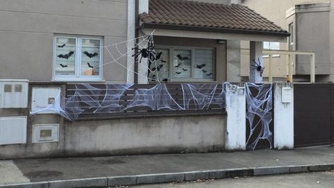 Casas decoradas en la urbanizaci�n de Roxos, en Villestro