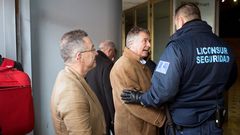 Los servicios de seguridad impidieron el acceso de los militantes criticos a la asamblea general de Vox