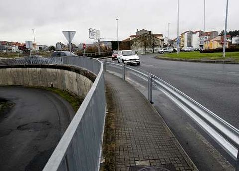 El Concello instal un elemento de proteccin en O Castieirio para evitar cadas de coches.