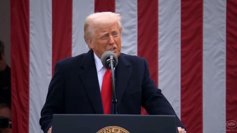 Trump amenaza ahora con doblar los aranceles a China y dejarlos en el 104%