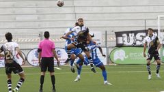 lex Rey disputando, como jugador del Unionistas, un partido contra el Deportivo en noviembre del 2020.