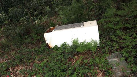 VERTEDEROS  INCONTROLADOS EN LA COMARCA DEL BARBANZA