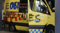 Una ambulancia con pintadas en A Coru�a