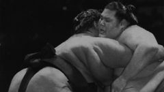 Fotograf�a de archivo de un combate de sumo