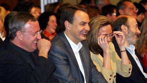 En el 2004 con Caldera, Zapatero y Chacn en la presentacin del programa sobre Educacin y Cultura del PSOE