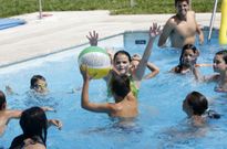 Juegos con balones o carreras de obst�culos son ejemplos de las actividades celebradas ayer. 
