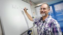 David Figueirido da clases en la academia Liberty en Ribeira