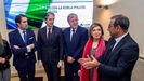 El ministro de Fomento, ��igo de la Serna (3i), en el centro, junto al alcalde de Le�n, Antonio Silv�n