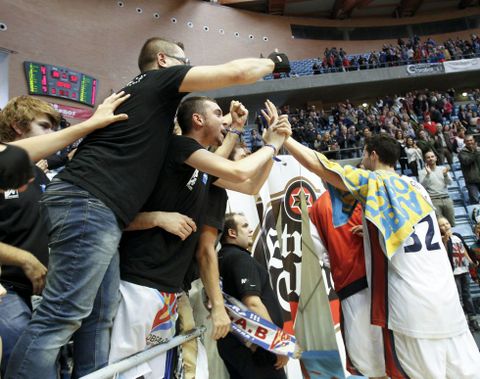 La afici�n arropar� al equipo en la Copa del Rey. 