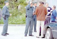 Agentes de la Guardia Civil de Carballo y Ponteceso fueron a Corme para tratar de tranquilizar a los vecinos