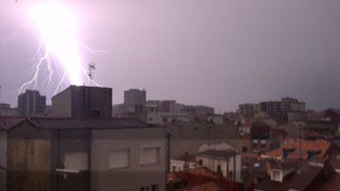 Tormenta el�ctrica en Gij�n