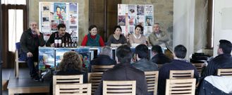 En la presentaci�n asisti� el alcalde de Guitiriz, Xos� M. Teixido (segundo por la izquierda) . 