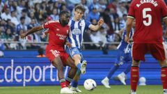 Amatucci, en un lance con Fofana durante el D�por-Sevilla