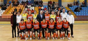 La plantilla mari�ana al completo posa antes del partido frente al Universidad de Alicante.