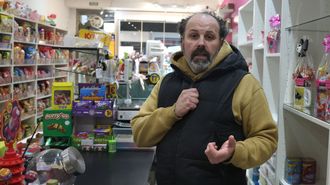 Chico, due�o de la helader�a Capricho en Boiro que fue atracado a punta de navaja