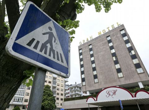 Uno de los empresarios que podr�a pujar por el Gran Hotel de Lugo es Jes�s Lence.  