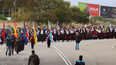 Las formaciones fueron caminando de Teixugueiras al pabell�n