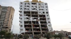 Edificios severamente da�ados por los terremotos en Catia La Mar (La Guaira, Venezuela).
