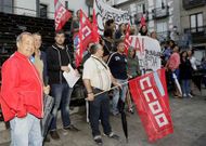 La reciente protesta de trabajadores de la piscina de Viveiro, reclamando la n�mina de junio. 
