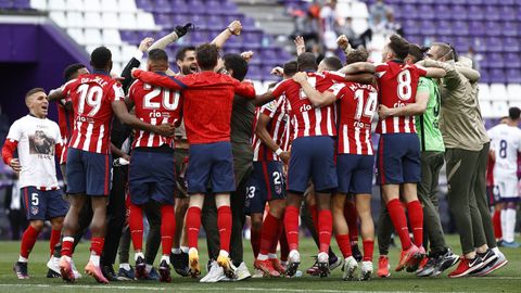 En una Liga en la que el Bar�a ha perdido a Messi y el Madrid a Ramos y Varane, el vigente campe�n, el Atl�tico de Madrid, se presenta como el rival a batir por todos. El conjunto de Simeone, que s� ha invertido en refuerzos, parte con el cartel de favorito en la carrera por el t�tulo