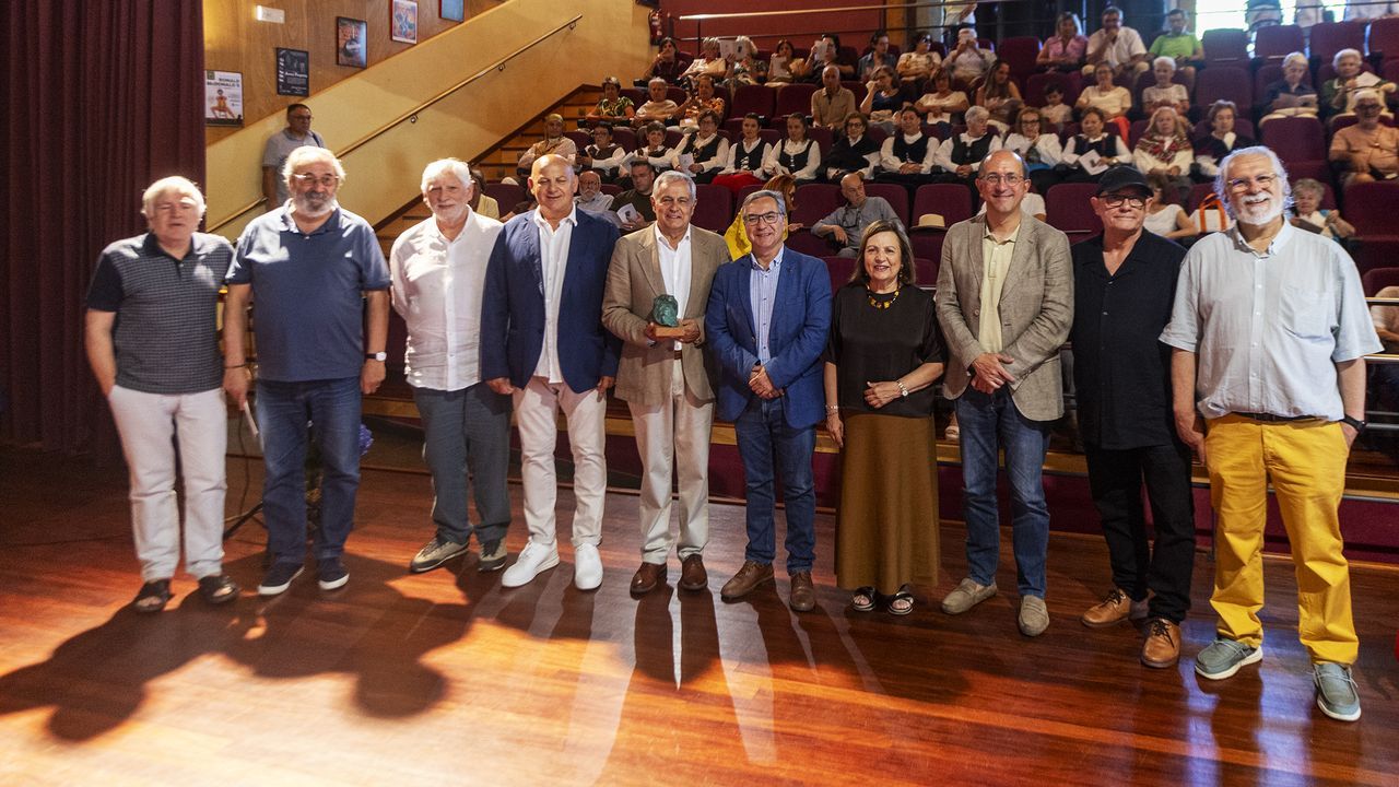 Emilio Carlos García Fernández recibió el premio Veliano de Honra 2026 de la Fundación Carlos Velo