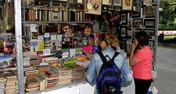 La Feria del Libro se despidi� ayer de la Alameda de Vigo