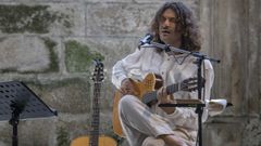 <span lang= gl >O msico Xon Curiel actuar este martes no Vicedo</span>