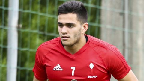 M�xi G�mez. Delantero