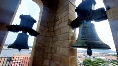 Las torres de la concatedral de San Juli�n, ante el mar, la tierra y el cielo