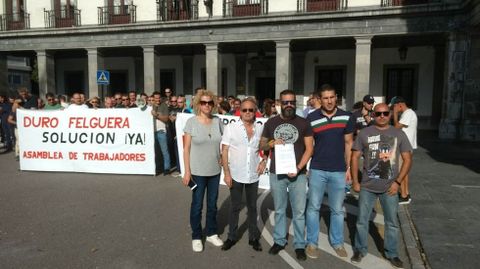 Los trabajadores de Duro Felguera concentrados en Oviedo.