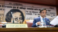 La silla del compareciente vac�a durante la Comisi�n de Defensa, en el Senado.