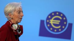 El BCE endurece los tipos de inter�s y dice estar �listo� para inyectar liquidez a los bancos en caso de necesidad