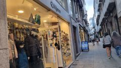 Ox�geno Surf cierra su outlet junto a la puerta de Carlos V, pero seguir� con su tienda abierta en la calle�Margarita Pardo de Cela de Viveiro.